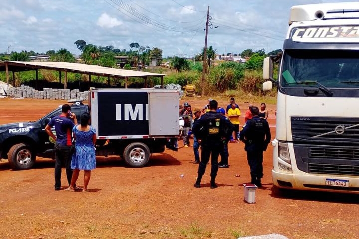 Homem morre atropelado ao dormir debaixo de carreta em Vista Alegre do Abunã